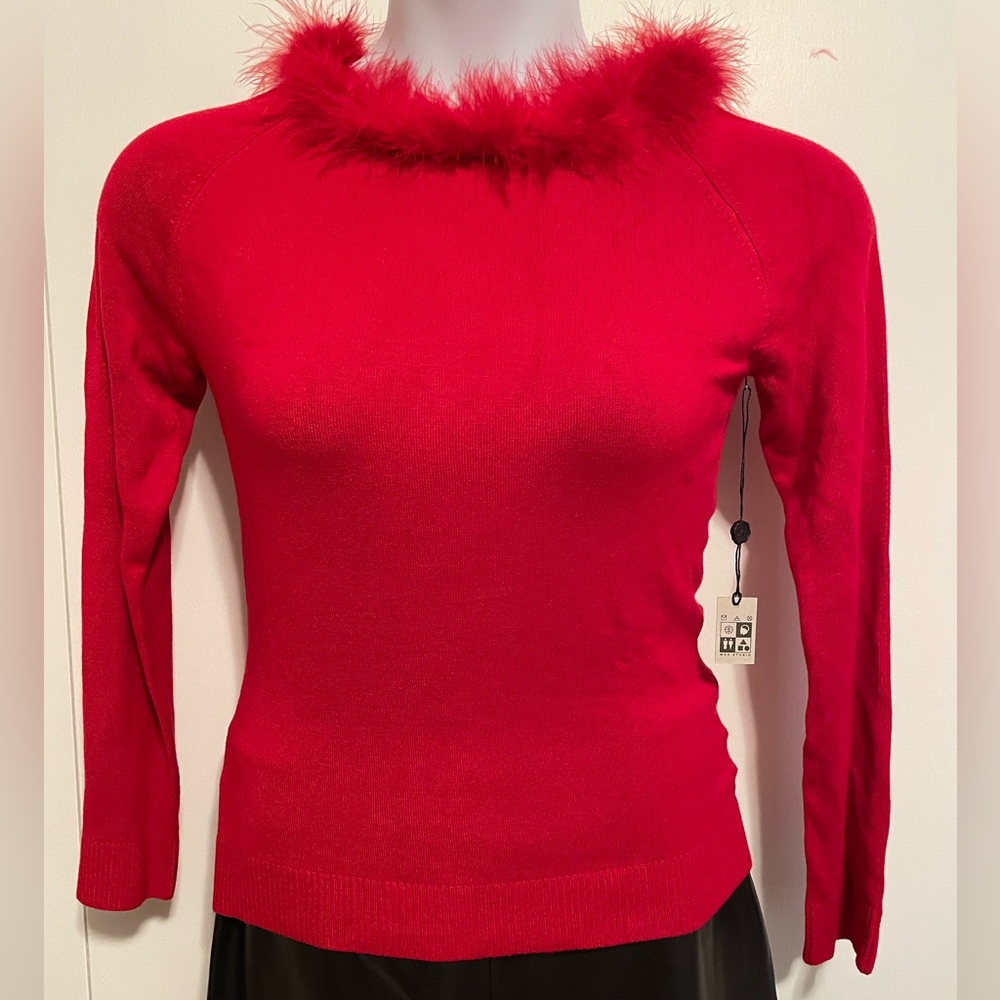 Max Studio Sweater w/Feather Neckine